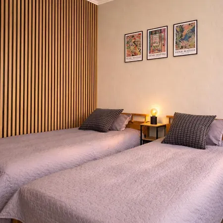 Muzeja & Free Parking & Self Check-in Guest house